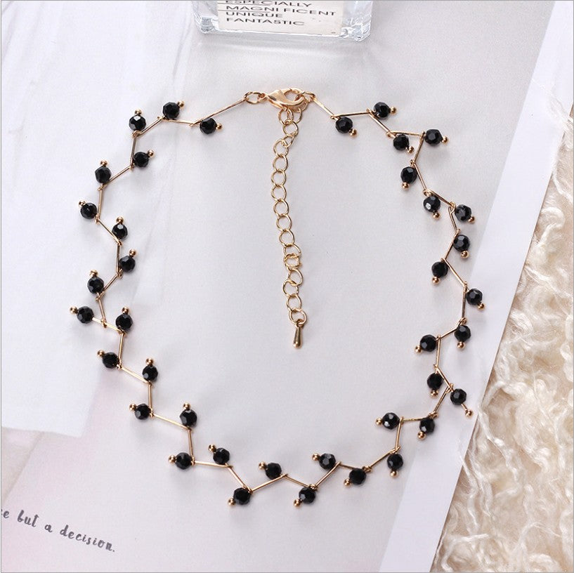 Collar de vid con gemas Talise Oscura