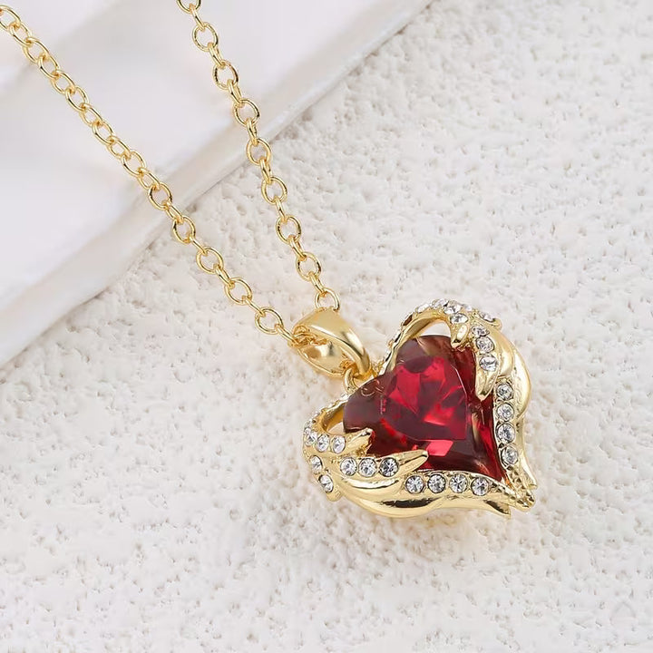 Collar corazón de rubí Angel Embrace | Oro