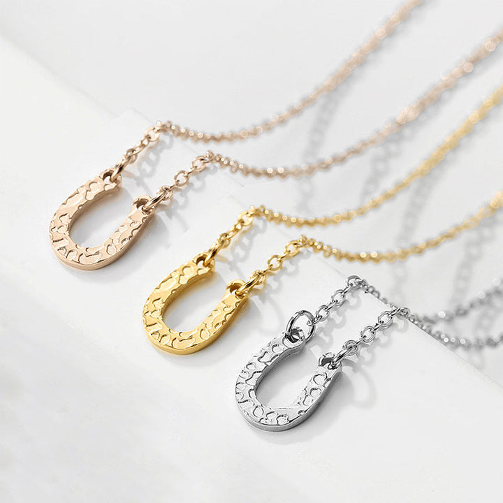 Collar de herradura Lamia