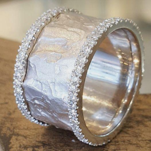 Anillo vintage de circonita plateada