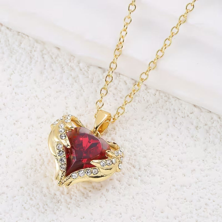 Collar corazón de rubí Angel Embrace | Oro