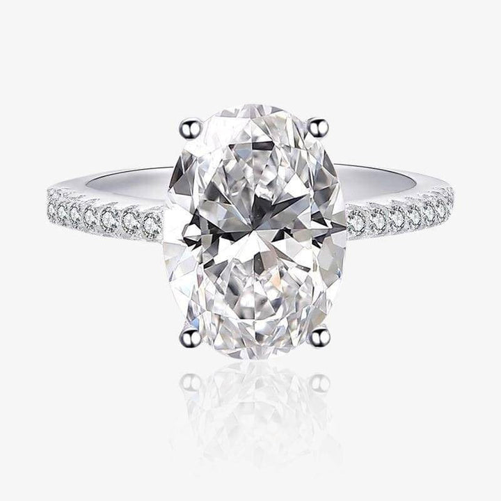 Anillo Ivyial de corte ovalado