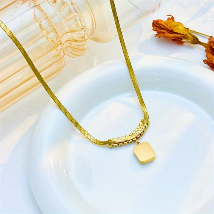 Collar Regalia Prismen con esmeralda | Oro