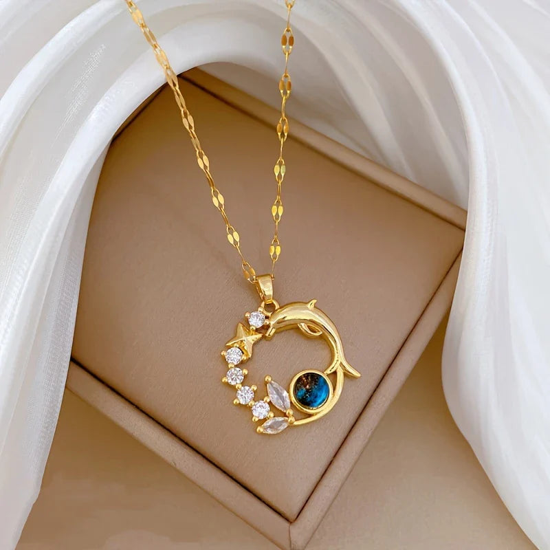 Collar Elegante con Estrella de Delfín