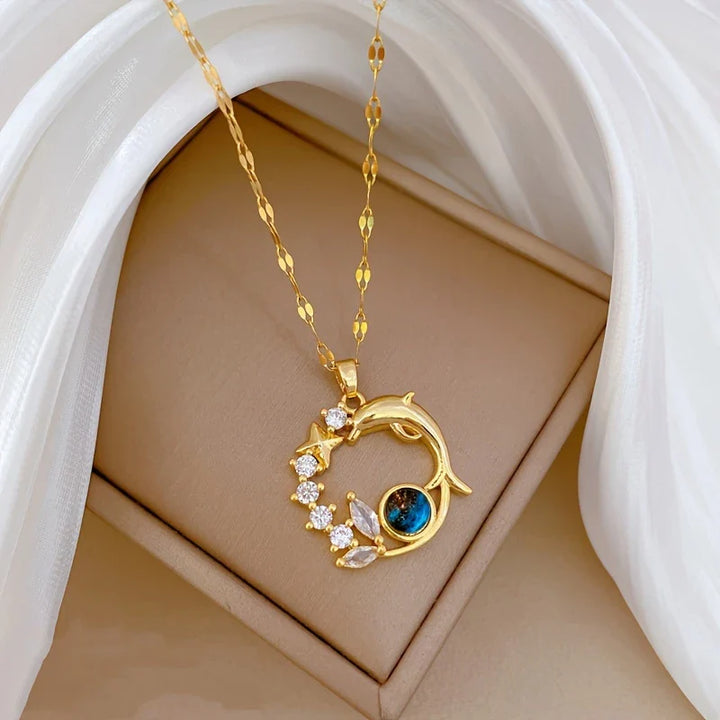 Collar Elegante con Estrella de Delfín