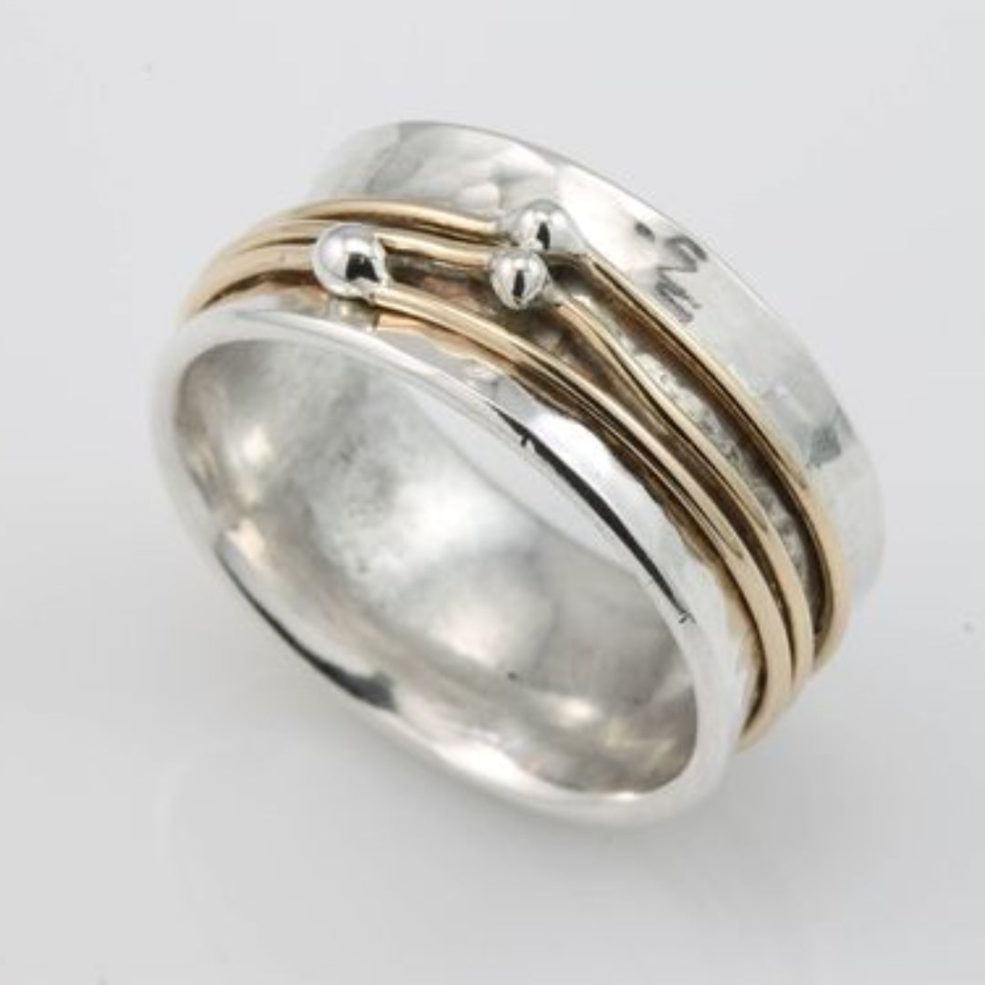 Anillo vintage plateado con capas doradas