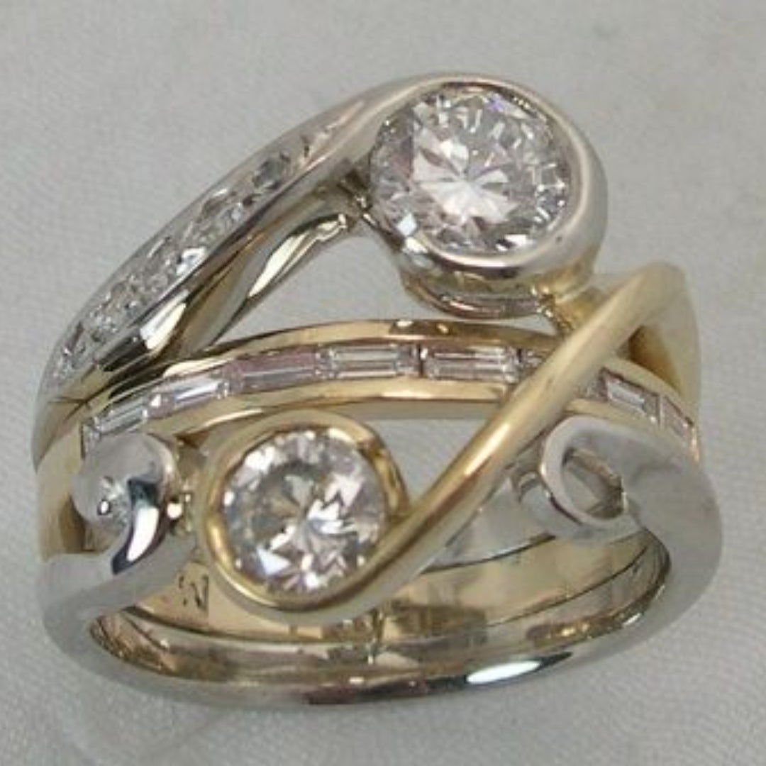 Anillo vintage dorado y plateado de circonita incrustada