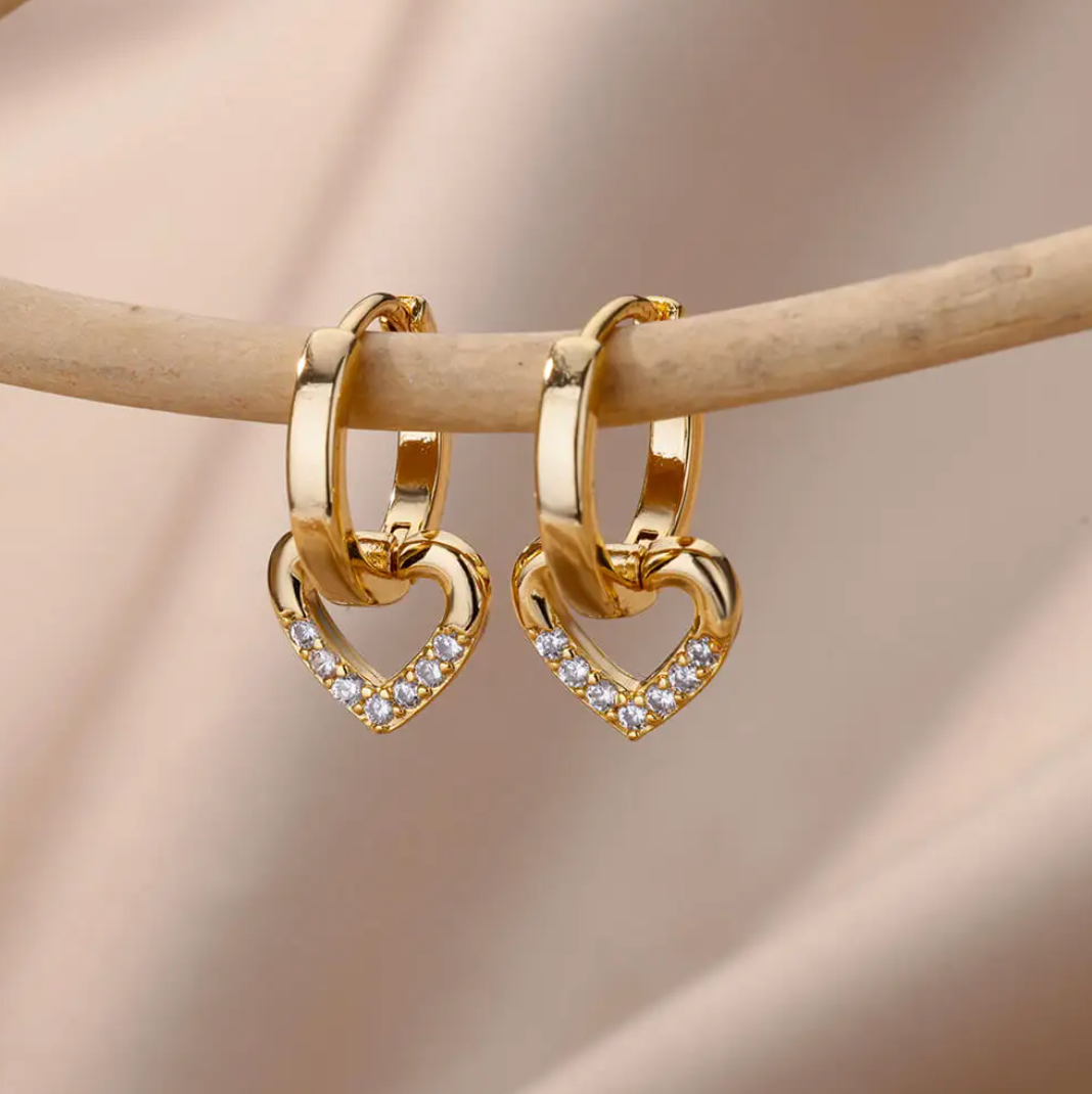 Pendientes chapados en oro de 18 quilates con colgante en forma de corazón