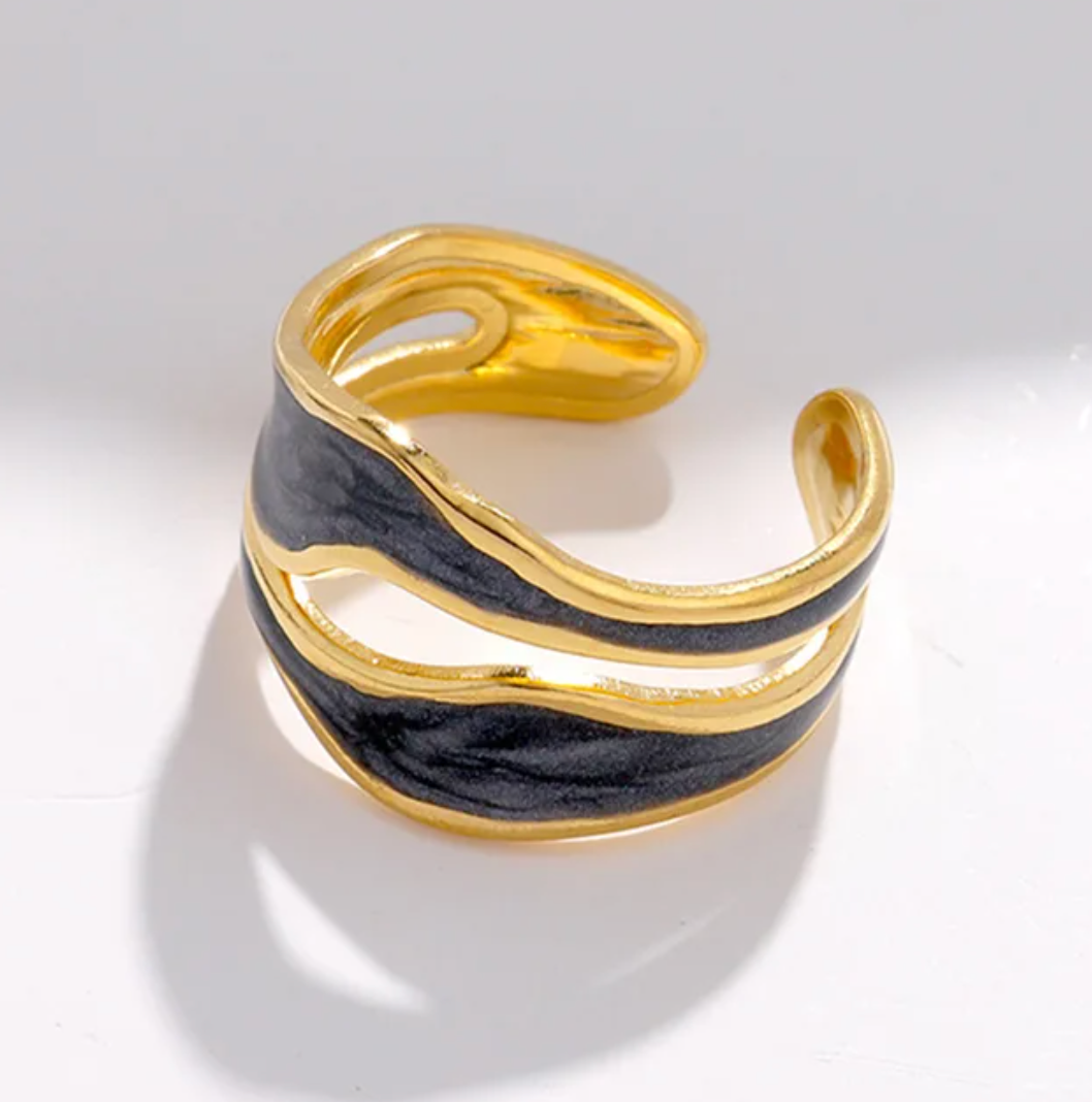 Anillo de cerámica antigua negra chapado en oro de 18 quilates