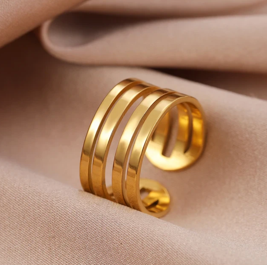 Anillo doble clásico modernista chapado en oro de 18 quilates