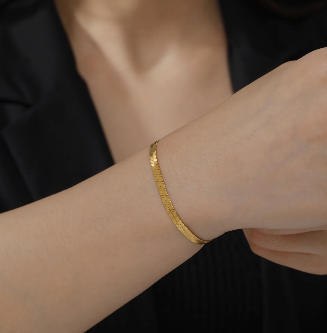 Pulsera chapada en oro de 18 quilates en forma de serpiente