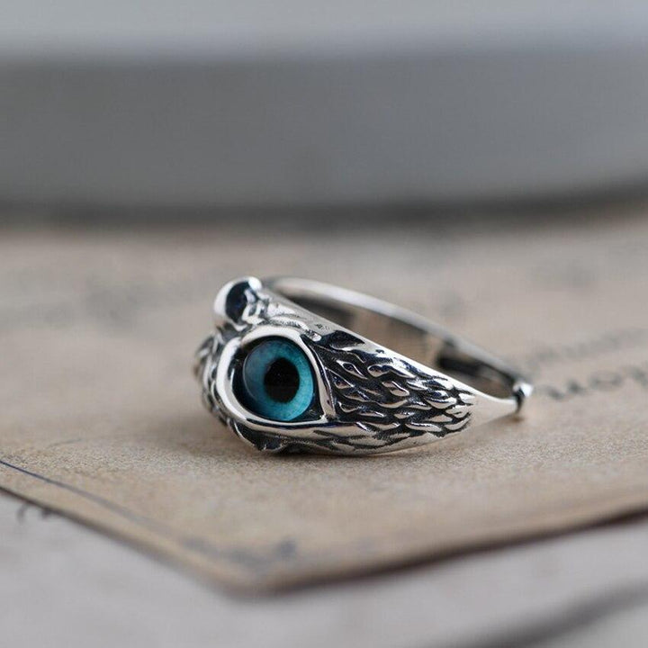 Anillo ajustable de lechuza de la suerte en plata y ópalo