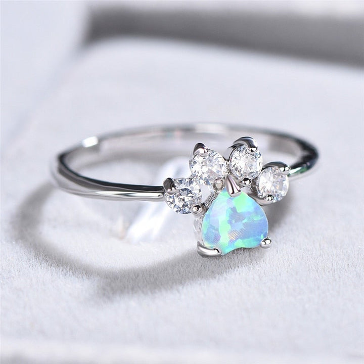 Anillo de ópalo y circonita