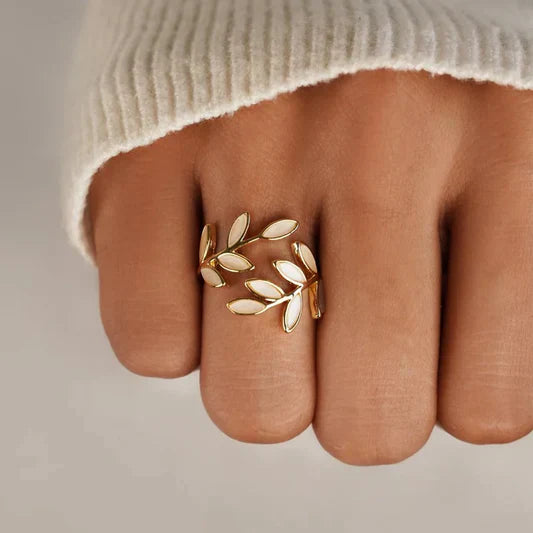 Rocío - Anillo ajustable de hoja con ópalo blanco