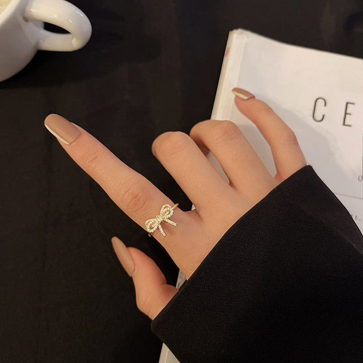 Anillo de cinta dorada Henrietta