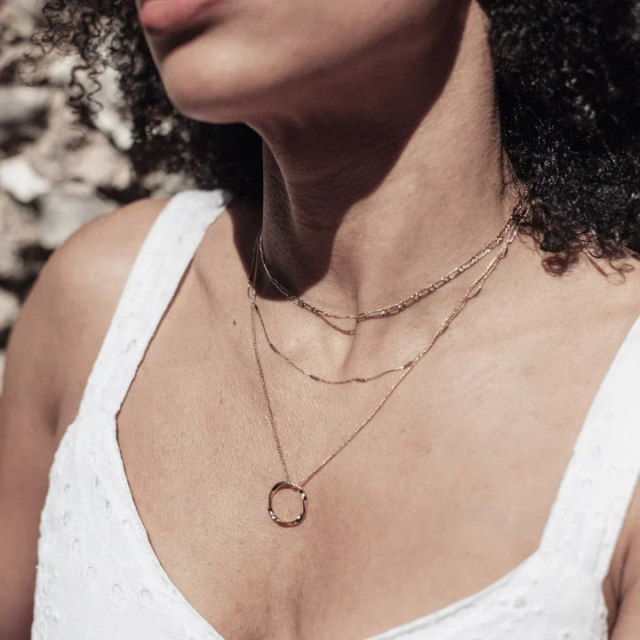 Collar de Círculo Abierto de Tres Hileras | Dorado
