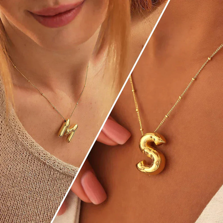 Collar especial de luz dorado de 18 quilates con esfera especial y letra inicial
