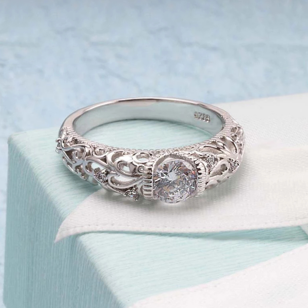 Elegante Anillo de Plata Esterlina