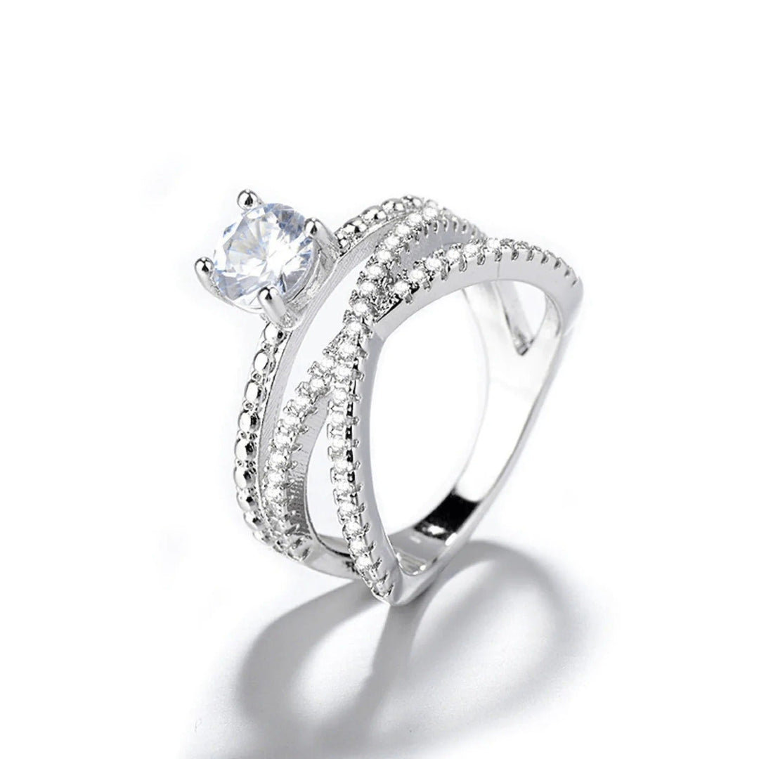 Anillo de doncella entrelazada