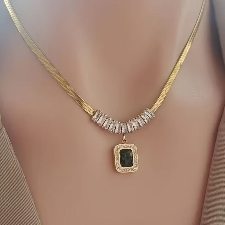 Collar Regalia Prismen con esmeralda | Oro