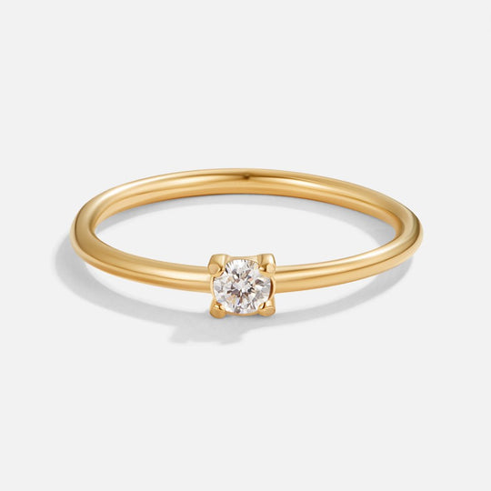 Anillos de oro con piedra de nacimiento