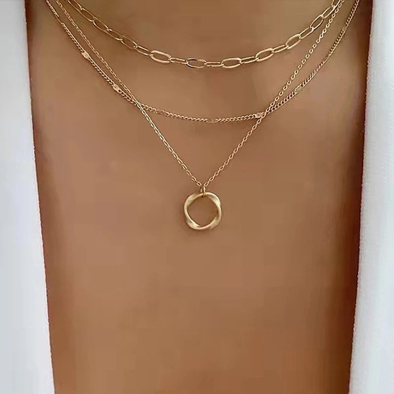 Collar vintage de cadenas superpuestas con colgante