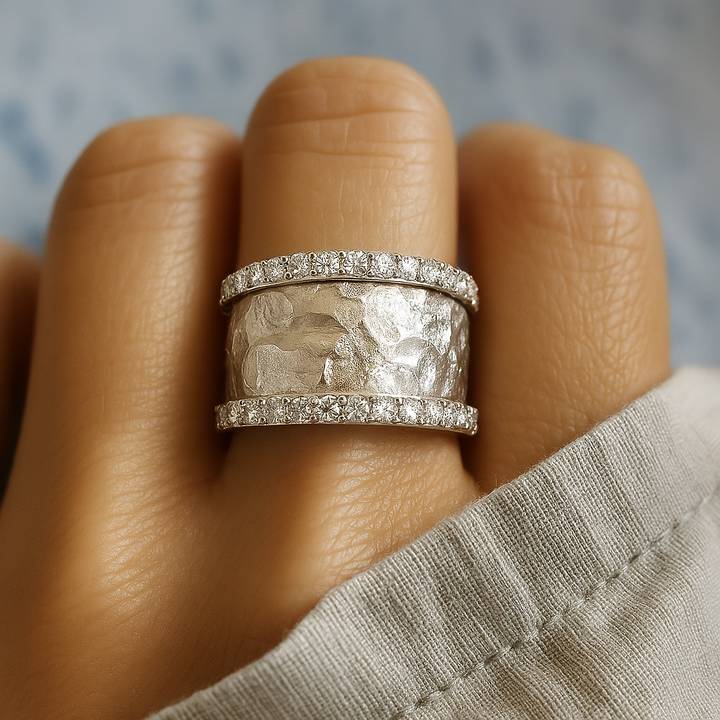 Anillo vintage de circonita plateada