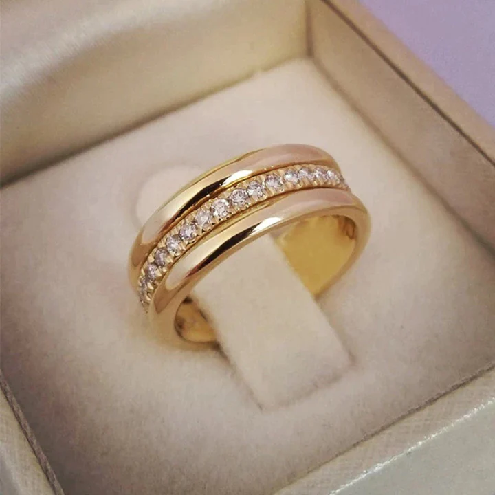 Patricia - Anillo vintage incrustado de circonita