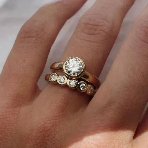 Set de anillos dorados con circonitas de estilo vintage