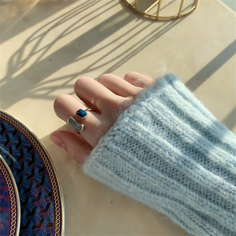 Anillo Vintage dorado con Ópalo Azul