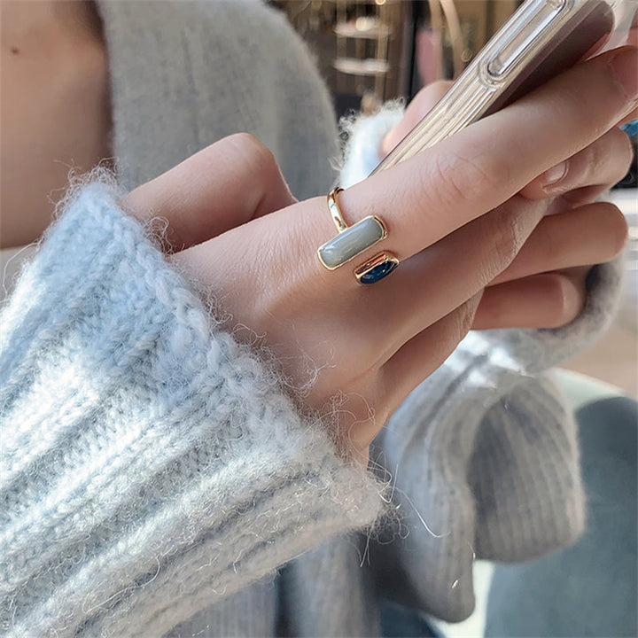 Anillo Vintage dorado con Ópalo Azul