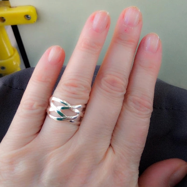 Anillo de diseño trenzado de plata 925