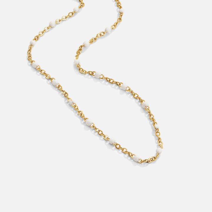 Collar de perlas blancas clásico
