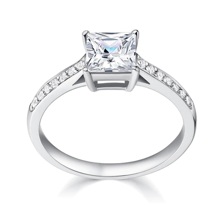 Anillo de corte princesa Caliope